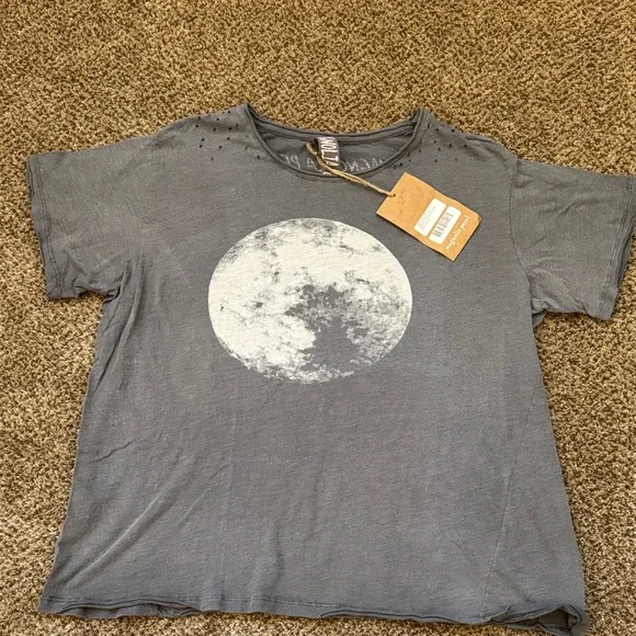 NWT Magnolia Pearl Gray Moon Graphic T - Picture 1 of 10